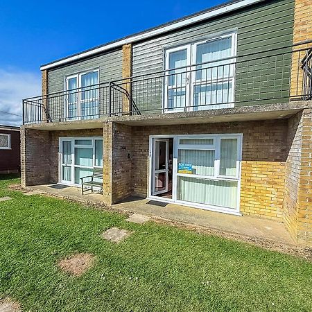 Lovely 4 Berth Chalet To Hire In Hemsby Nearby The Beach Ref 18177B 外观 照片