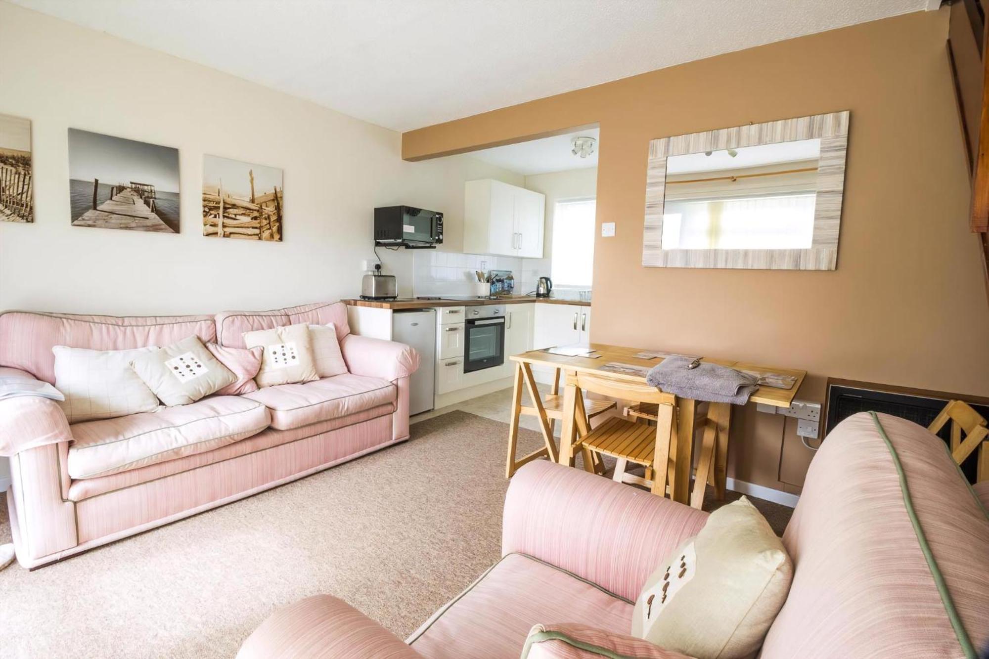 Lovely 4 Berth Chalet To Hire In Hemsby Nearby The Beach Ref 18177B 外观 照片